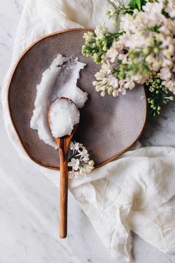 Cuchara con aceite de Coco