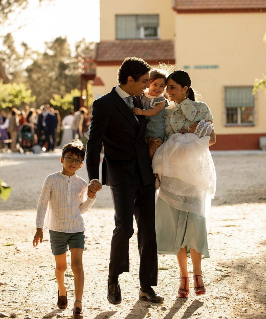 María G. de Jaime y Tomás Páramo junto a sus hijos