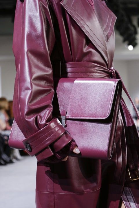 Trench cuero lila
