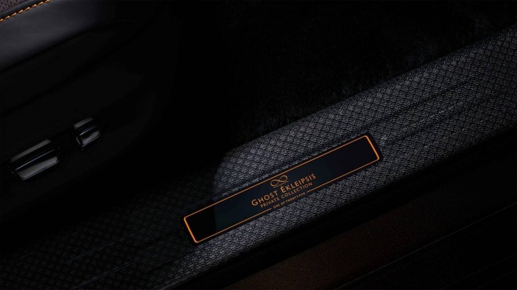 Logo Rolls-Royce Black Badge Ghost &Eacute;kleipsis