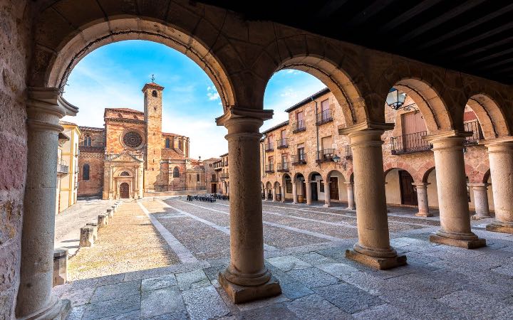Sig&uuml;enza