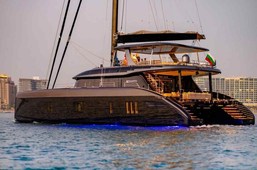 Popa Catamar&aacute;n Sunreef 60