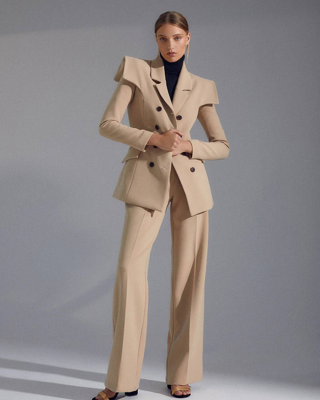 Blazer hombreras IQ Collection