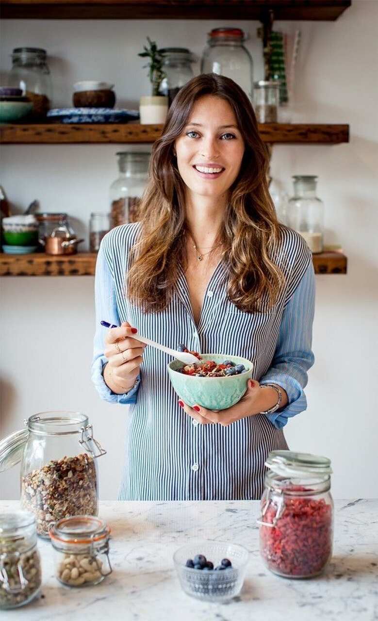 Ella Woodward, blooger de alimentaci&oacute;n, bowl fruta