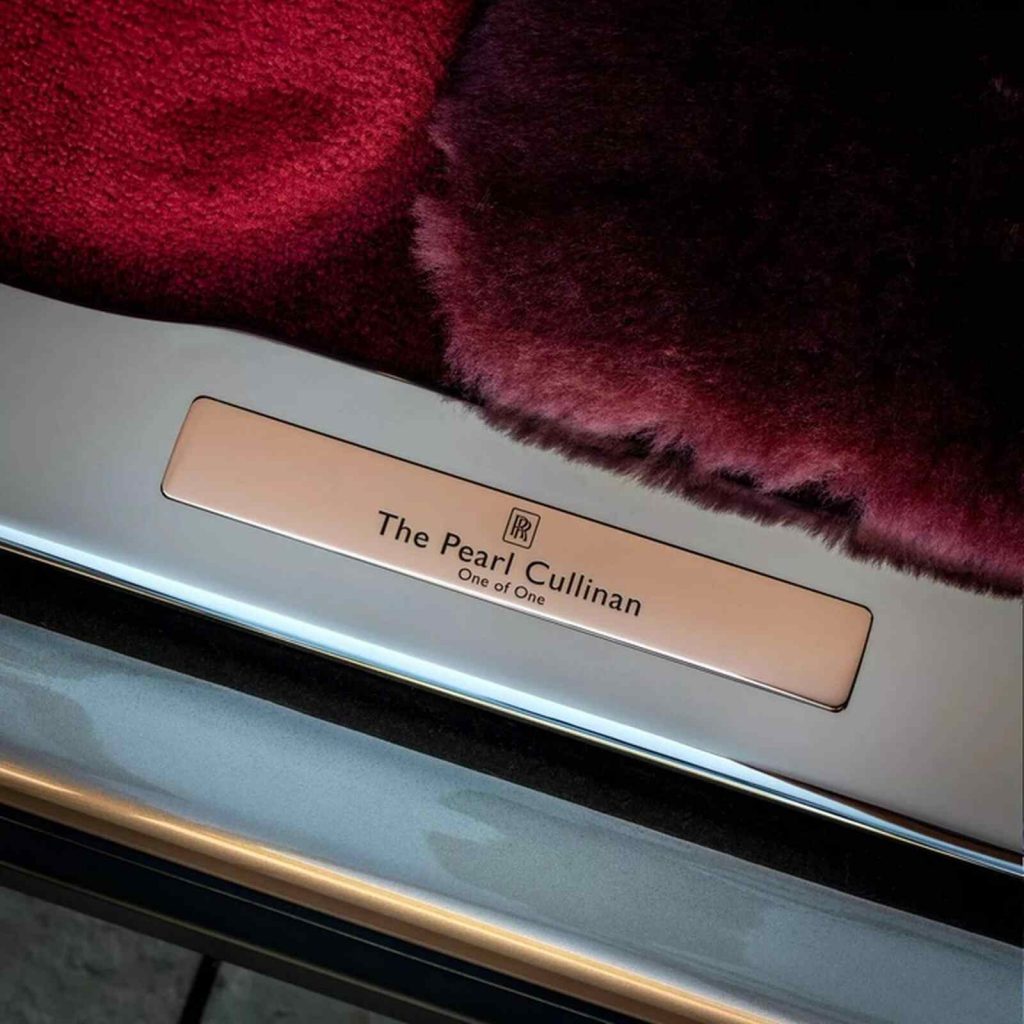 Detalle chapa, Rolls-Royce Cullinan