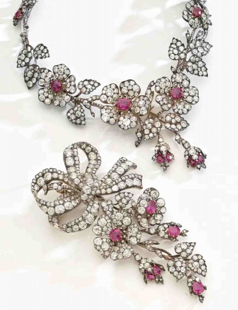 Broche y collar diamantes