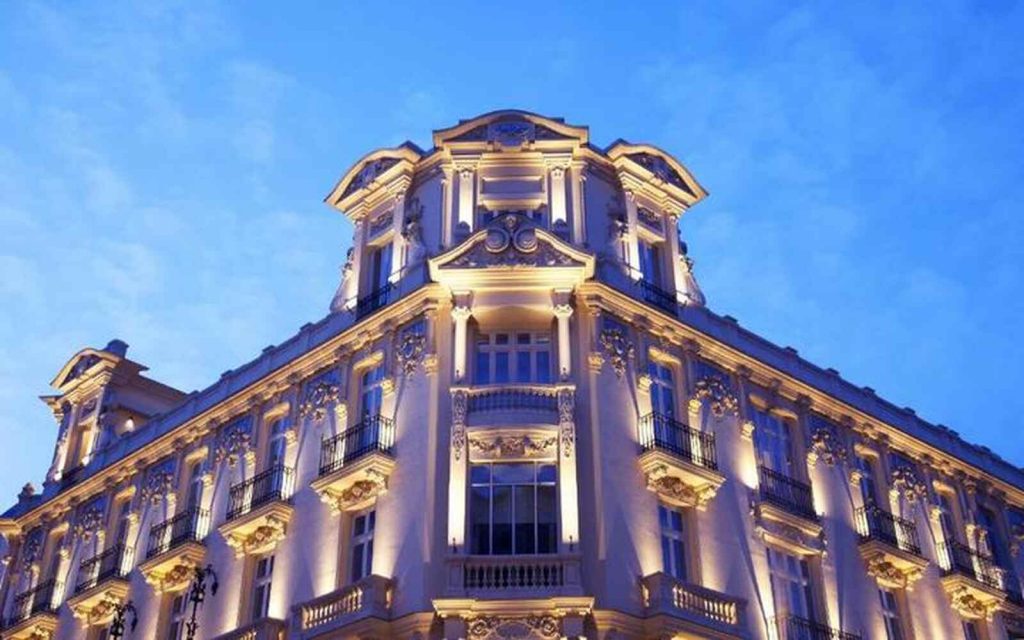 Fachada hotel urso