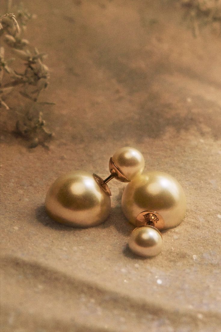 Dior, pendientes perla, pendientes tendencia, pendientes