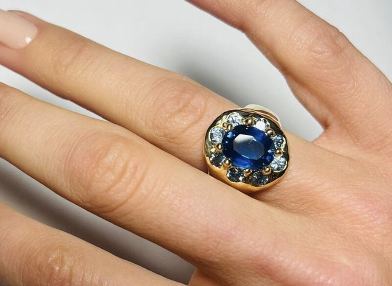 Anillo de zafiros