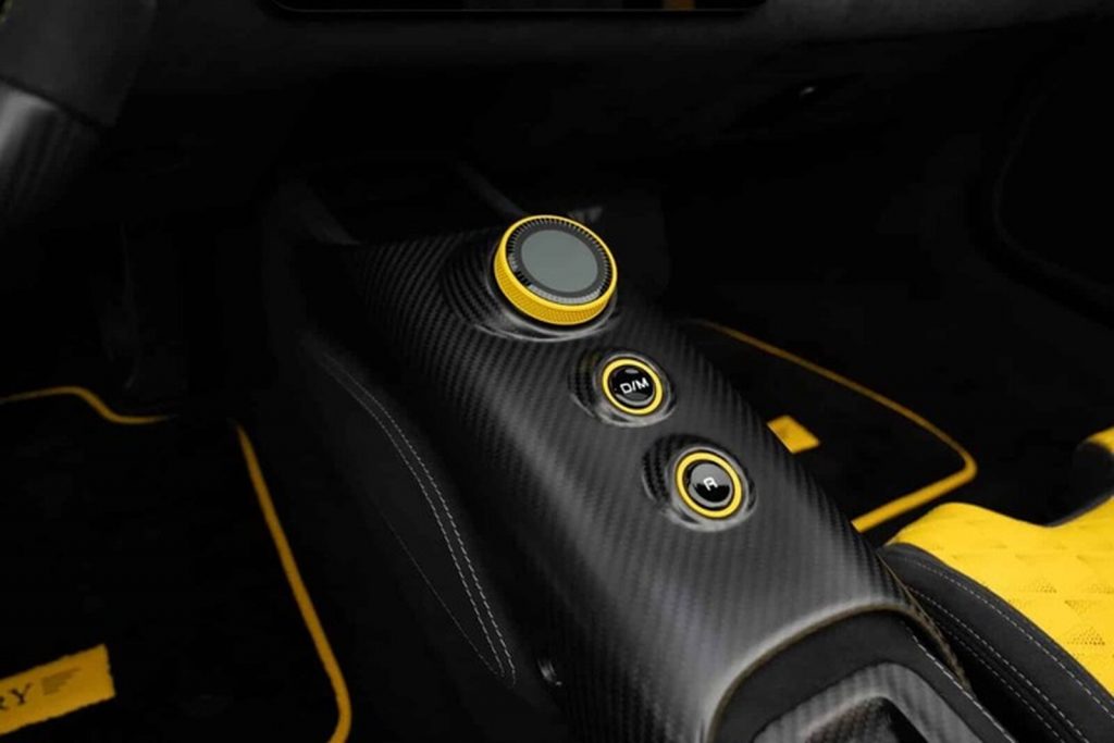 Detalle interiores Maserati MC20 cielo