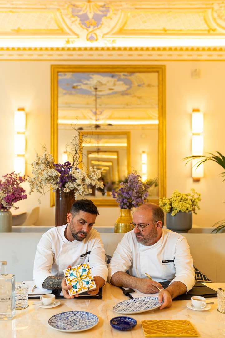 El chef Miguel Mu&ntilde;oz y el chef Tiago Valente 
