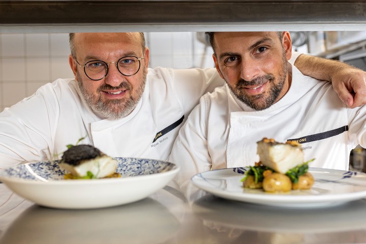 El chef Miguel Mu&ntilde;oz y el chef Tiago Valente 