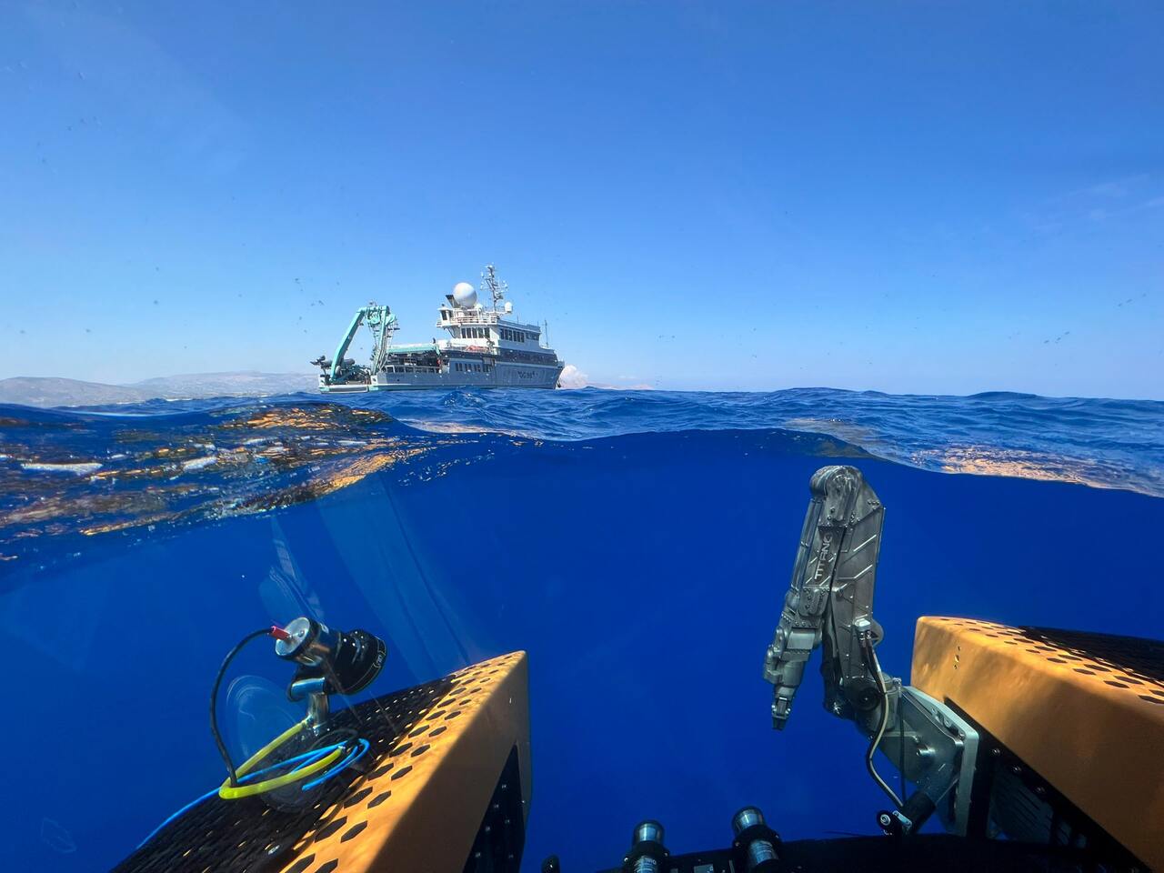 Aurelia, REV Ocean, submarino