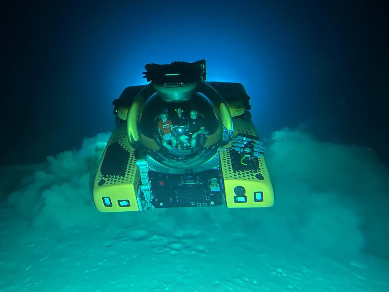 Aurelia, REV Ocean, submarino
