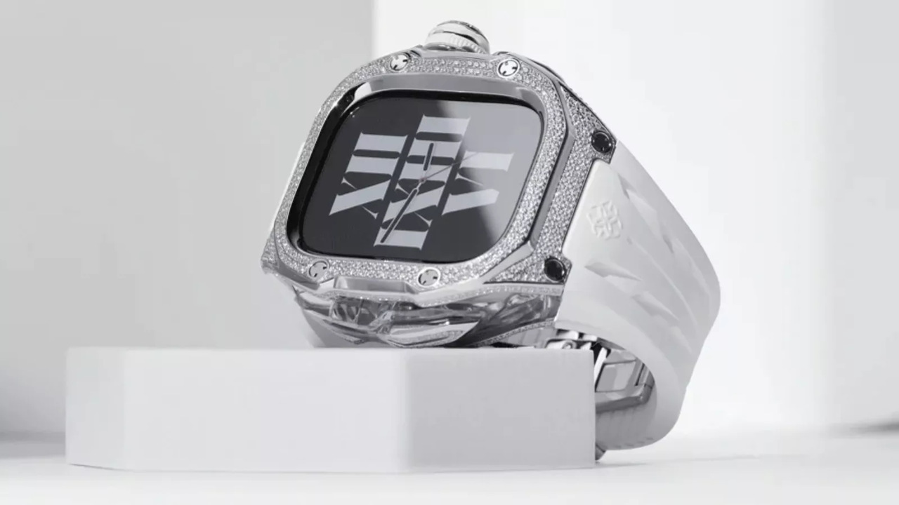 Billionaire&rsquo;s Gadgets, Apple Watch, Golden Concept