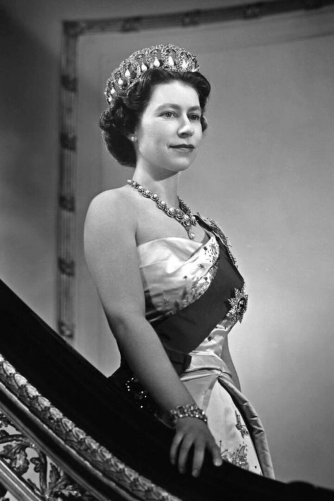 Reina Isabel II
