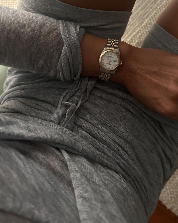 Paula Ordov&aacute;s con reloj