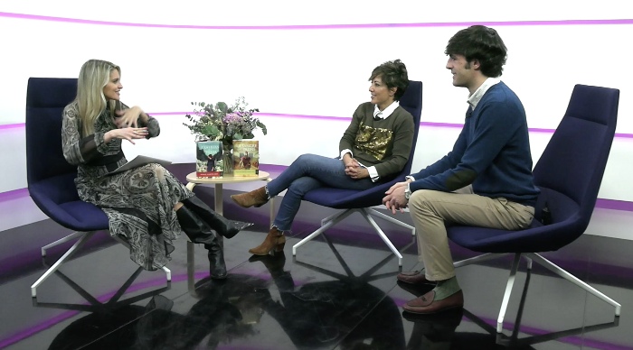 Fina Grosso entrevistando a Sonsoles &Oacute;nega y Alfonso Goizueta