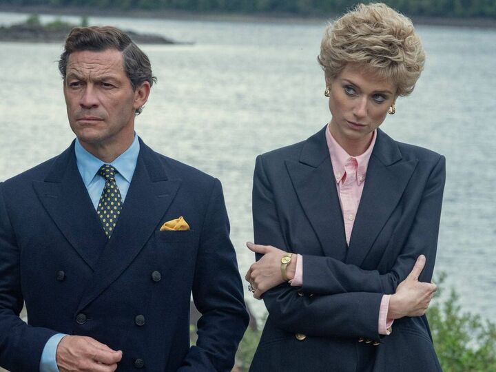 Diana de Gales y Carlos II en The Crown