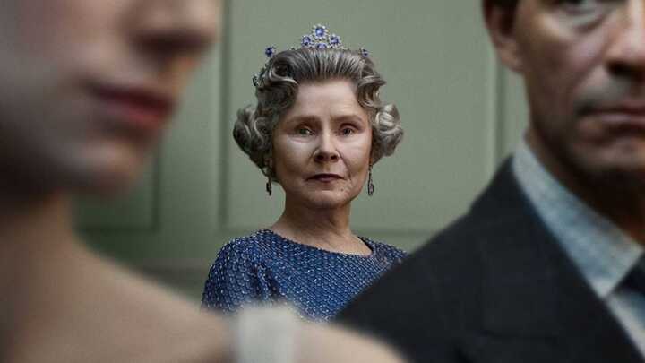 Reina Isabel II, The Crown
