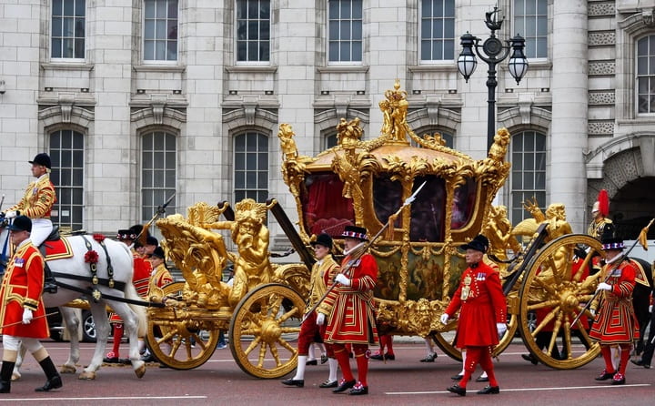 Royal Gold State Coach, Carroza de Carlos III, Carroza de la familia real británica