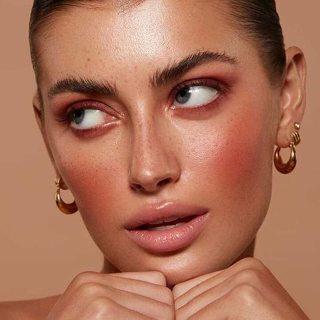 Maquillaje melocotón, Peach Fuzz