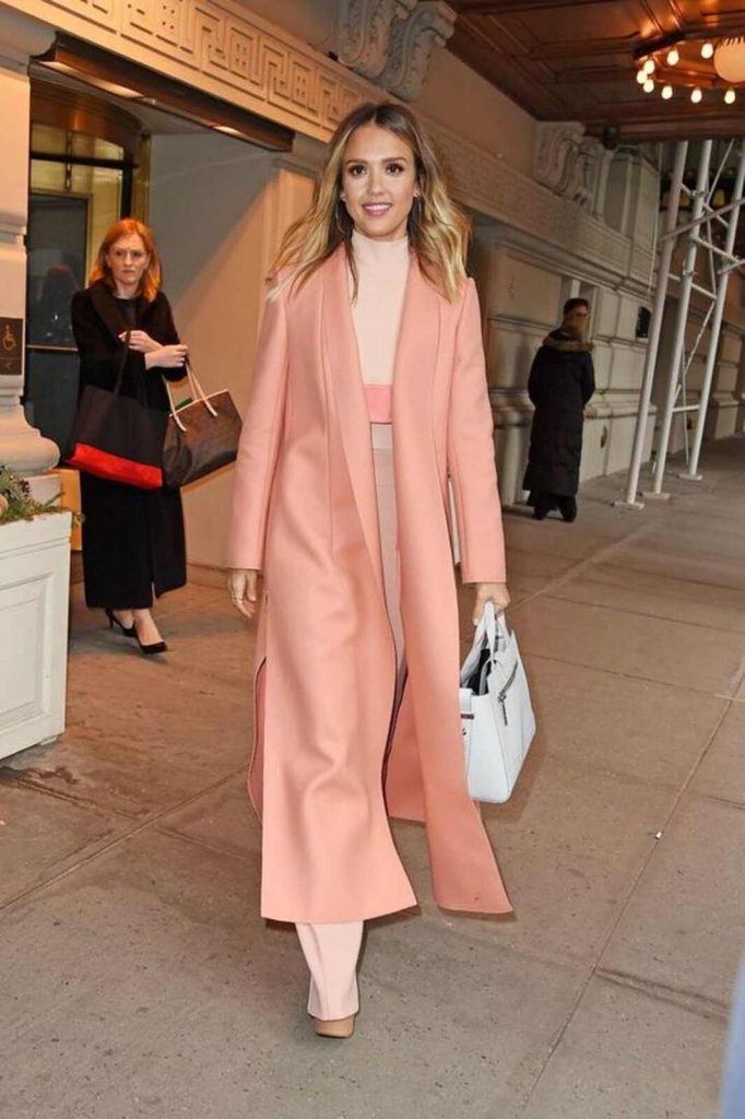 Jessica Alba, Pantone 2024