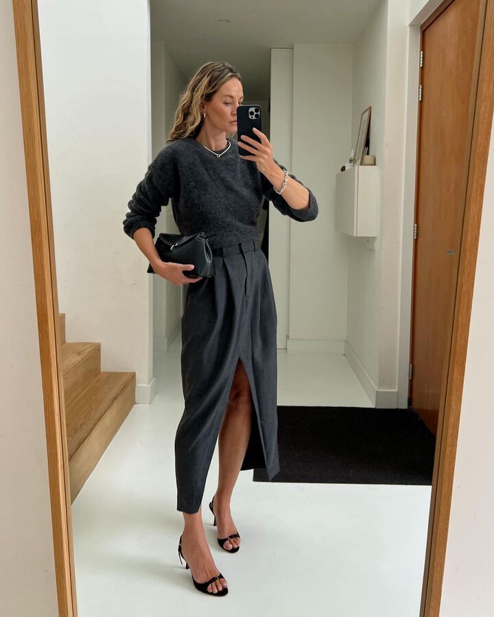 Anouk Yve con falda gris