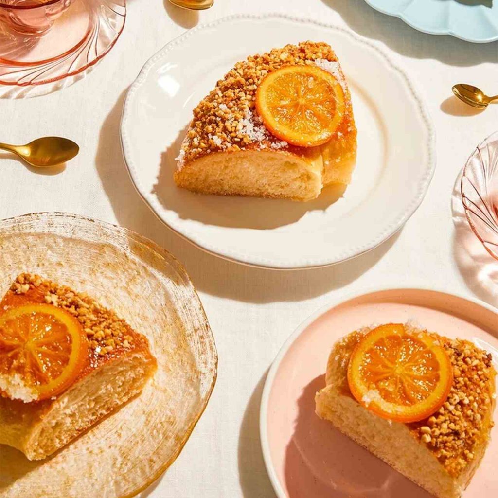 Trozos de roscón de reyes, Madreamiga
