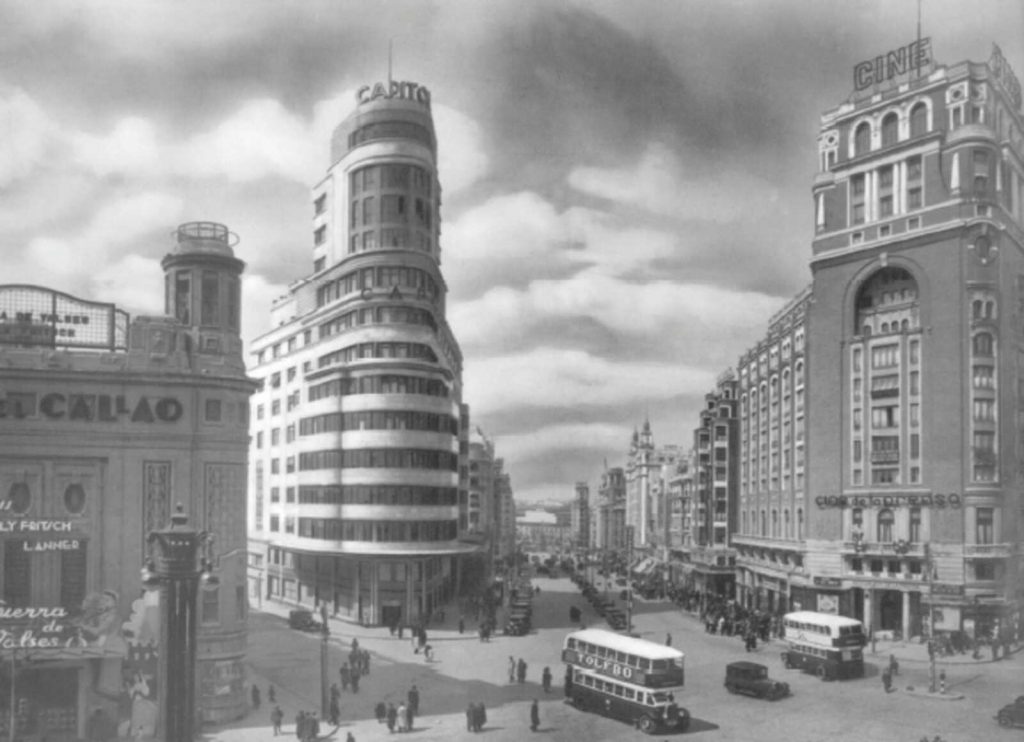 Edificio Carrión, blanco y negro