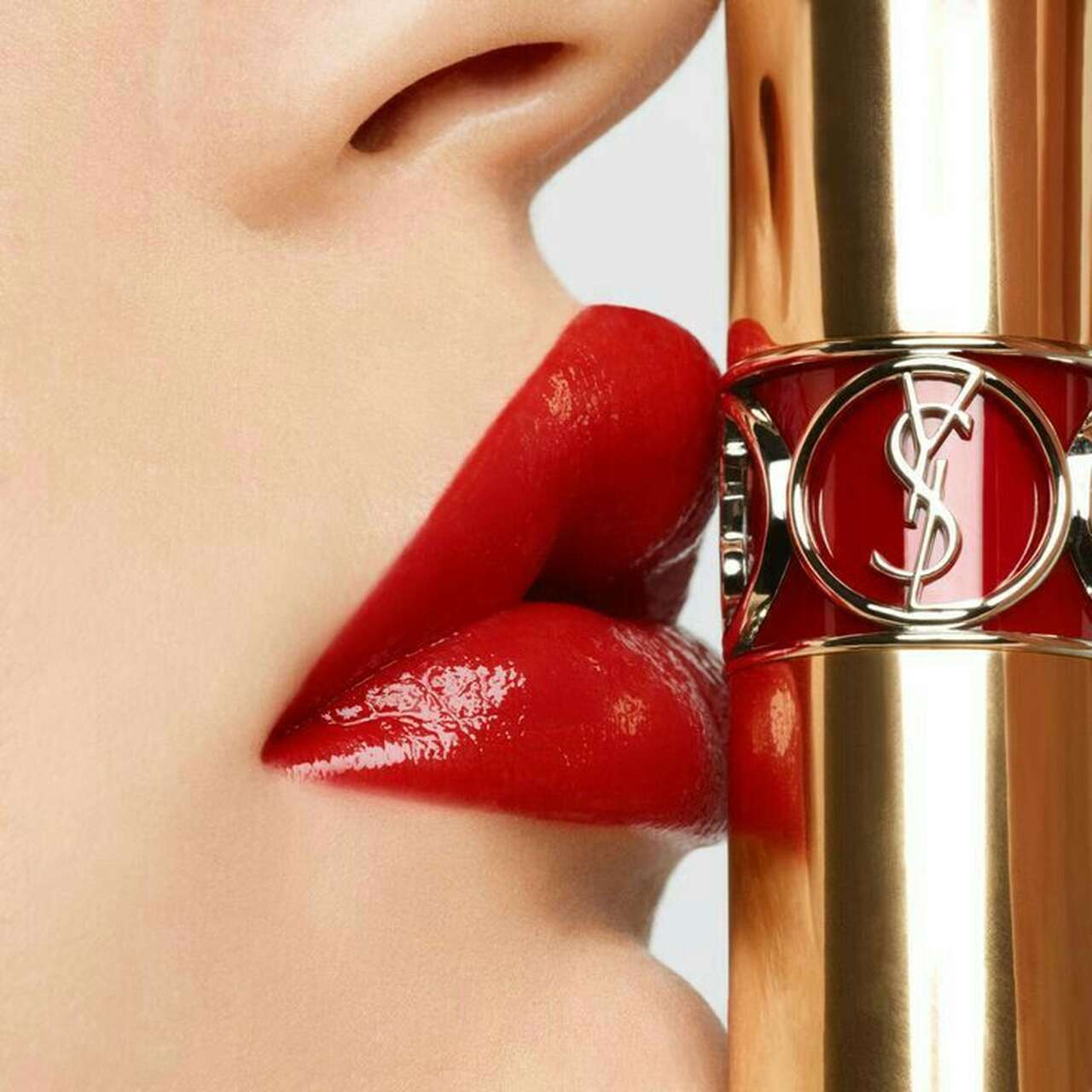 Labial rojo, maquillaje Navidad, maquillaje, labios rojos