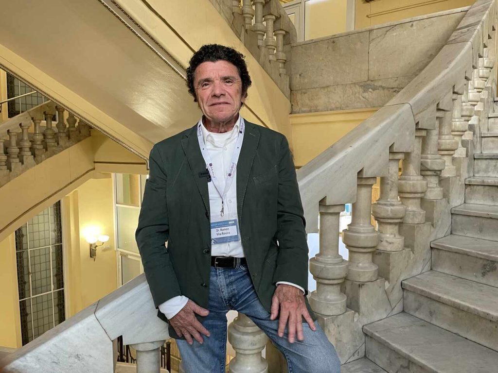 El Dr. experto en cirug&iacute;a pl&aacute;stica Ram&oacute;n Vila-Rovira