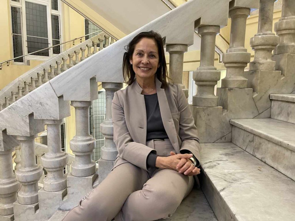 La Dra. Isabel Moreno, cirujano pl&aacute;stico