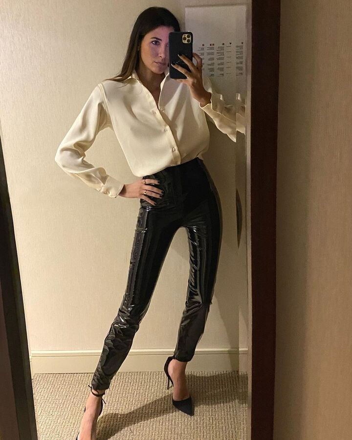 Paula Nata con camisa