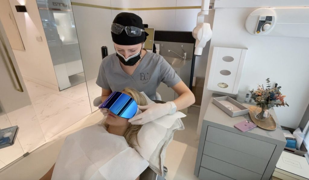 probando la limpieza dental SPA de la Dra. Cervantes