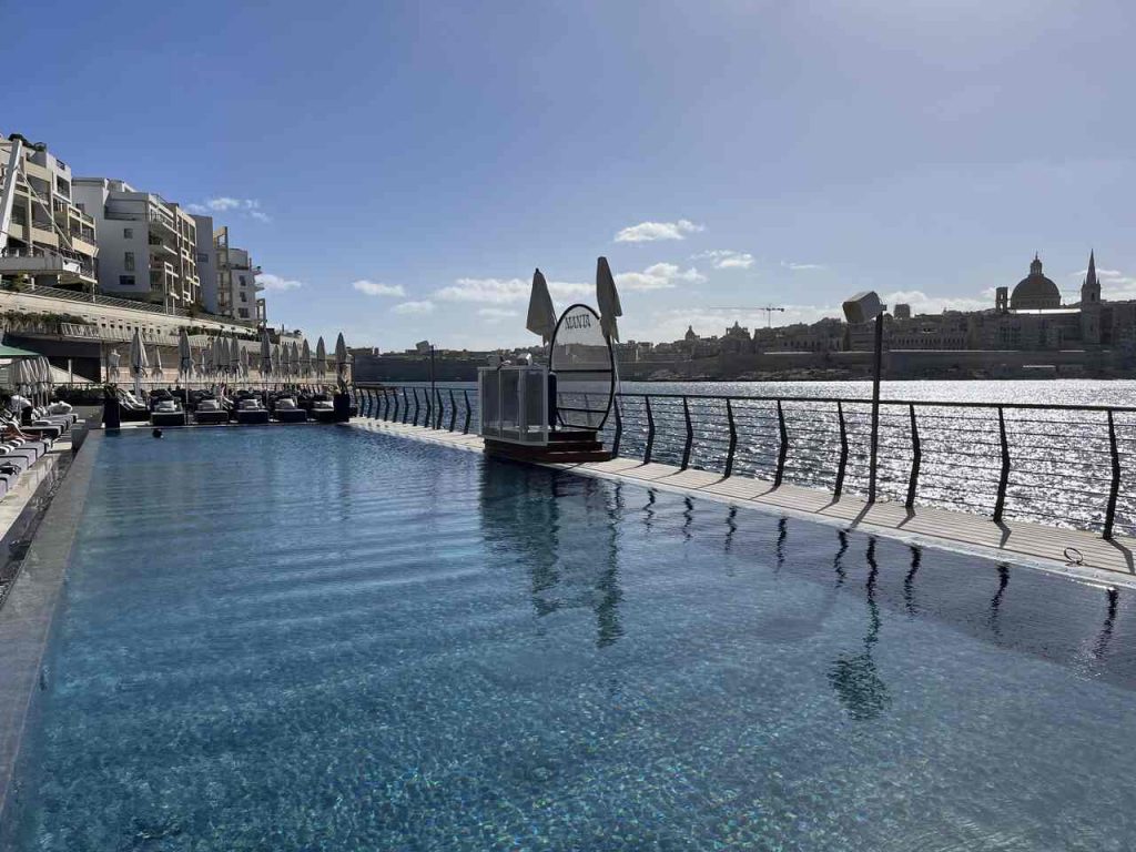 Piscina externa del Barcel&oacute; Fortina Malta