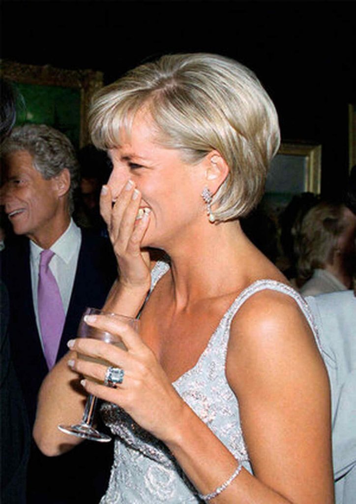 Diana de Gales anillo aguamarina