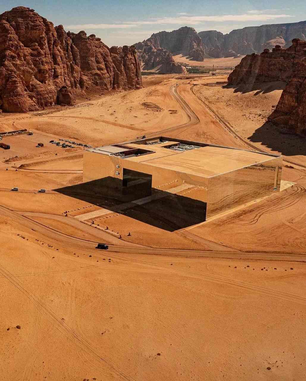 Maraya Concert Hall, Arquitectura, Espejos, Desierto