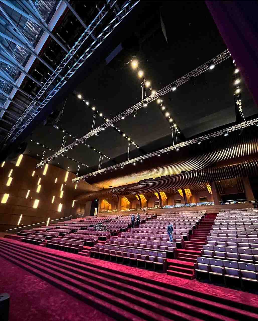 Maraya Concert Hall, Arquitectura, Espejos, Desierto