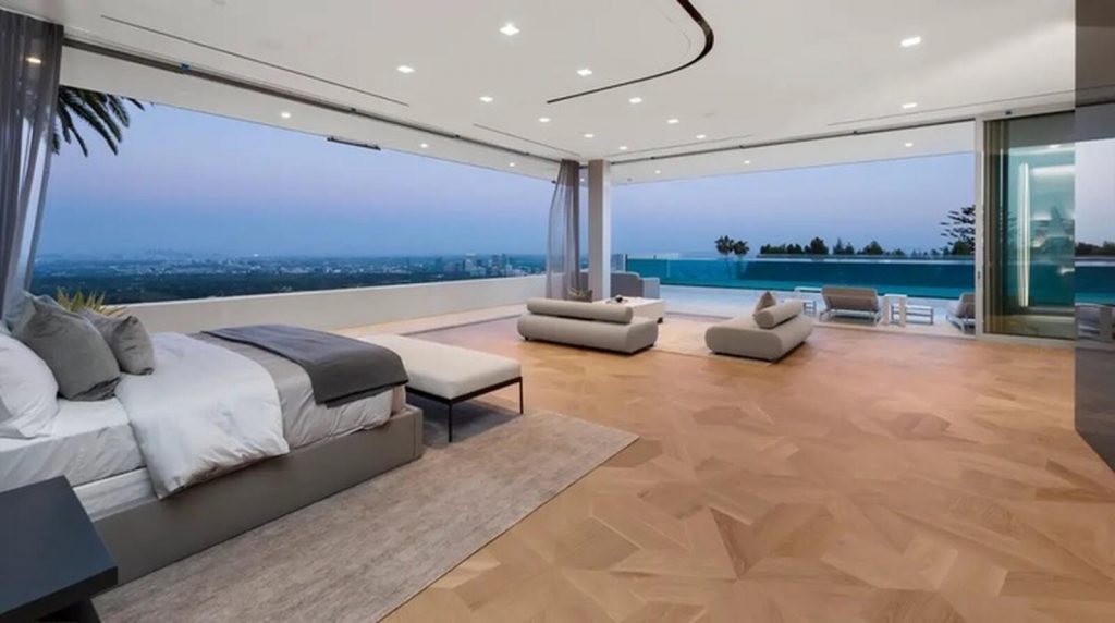 Suite The One