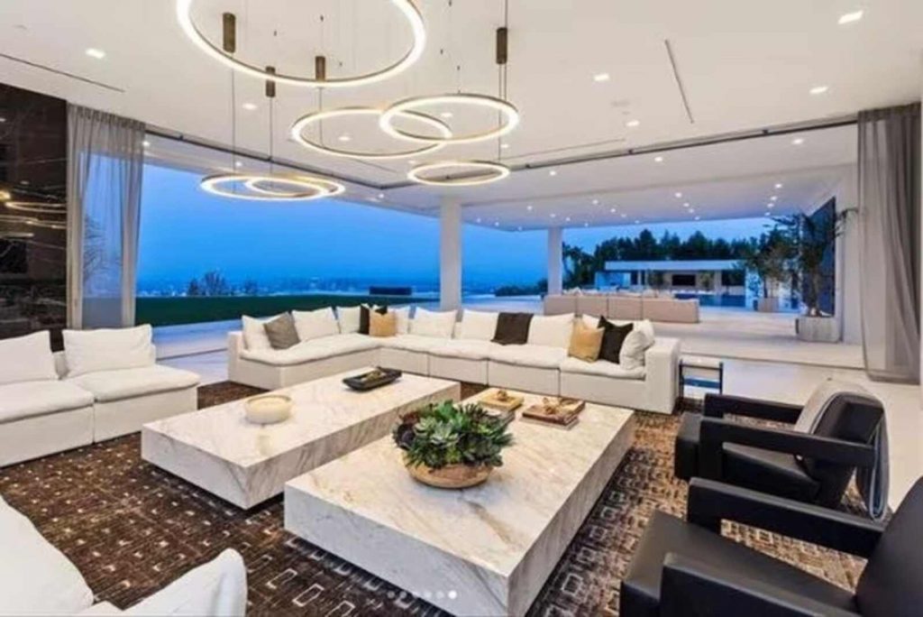 Sal&oacute;n The One