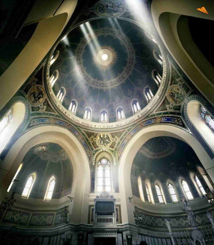 Cúpula Iglesia, Luz iglesia