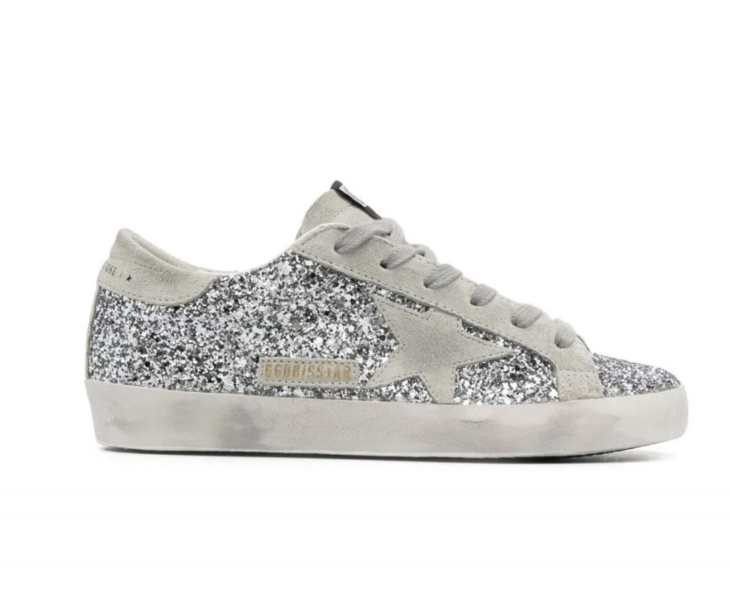 zapatillas de moda, sandalias, tacones, plateado, metalizado, tendencias, qu&eacute; se lleva, ropa