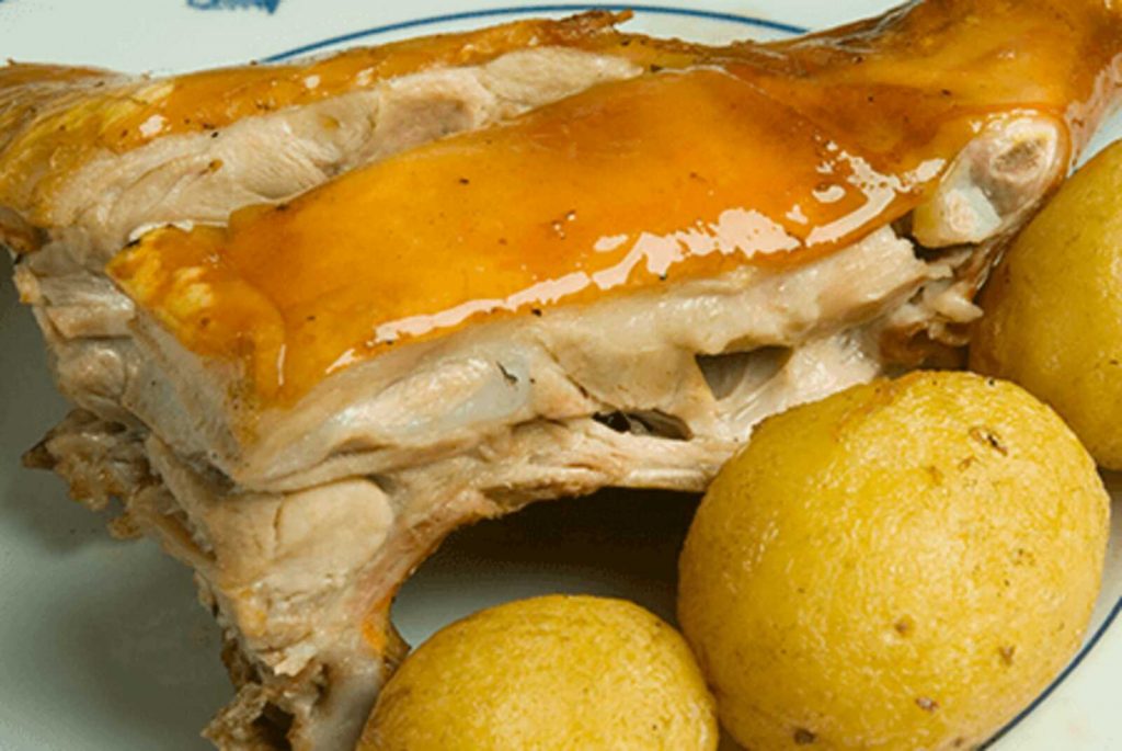 Cochinillo con patatas, Casa Bot&iacute;n