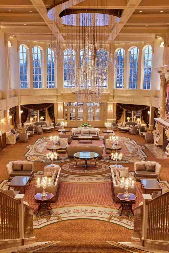 Lobby Disney