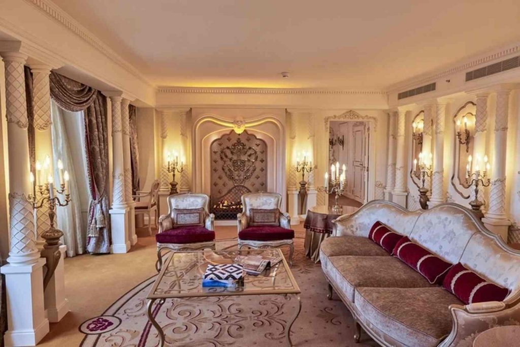 Suite la bella y la bestia, Disneyland Hotel