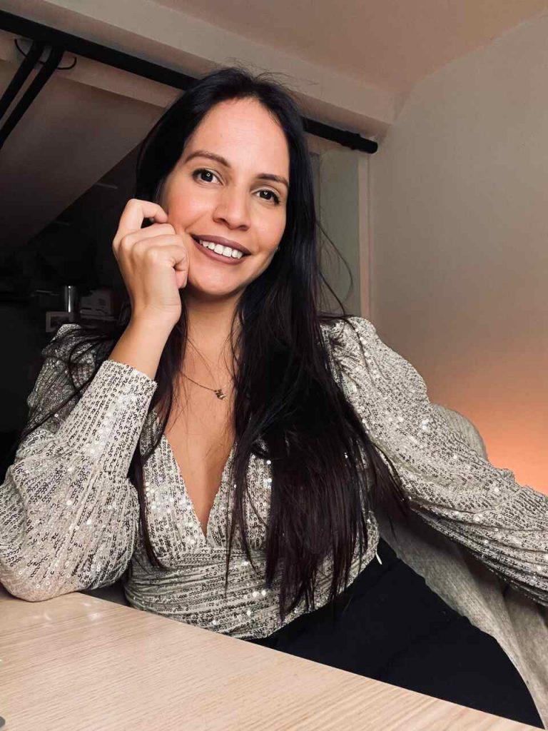 Arleen Palencia, asesora de negocios oficial