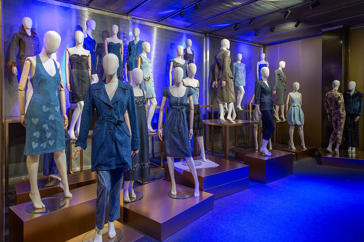 Exposici&oacute;n jeans, Museo del Traje