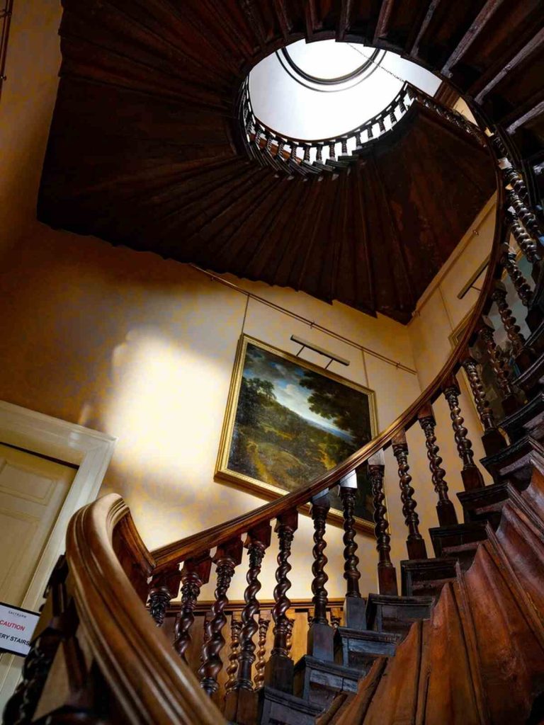 Escalera casa Saltburn