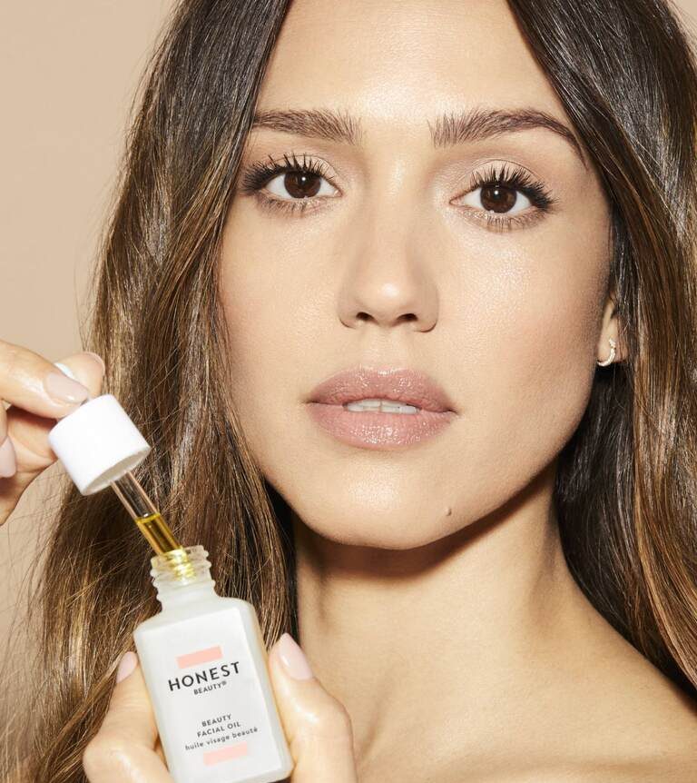 Jessica Alba y Jennifer Lopez cremas
